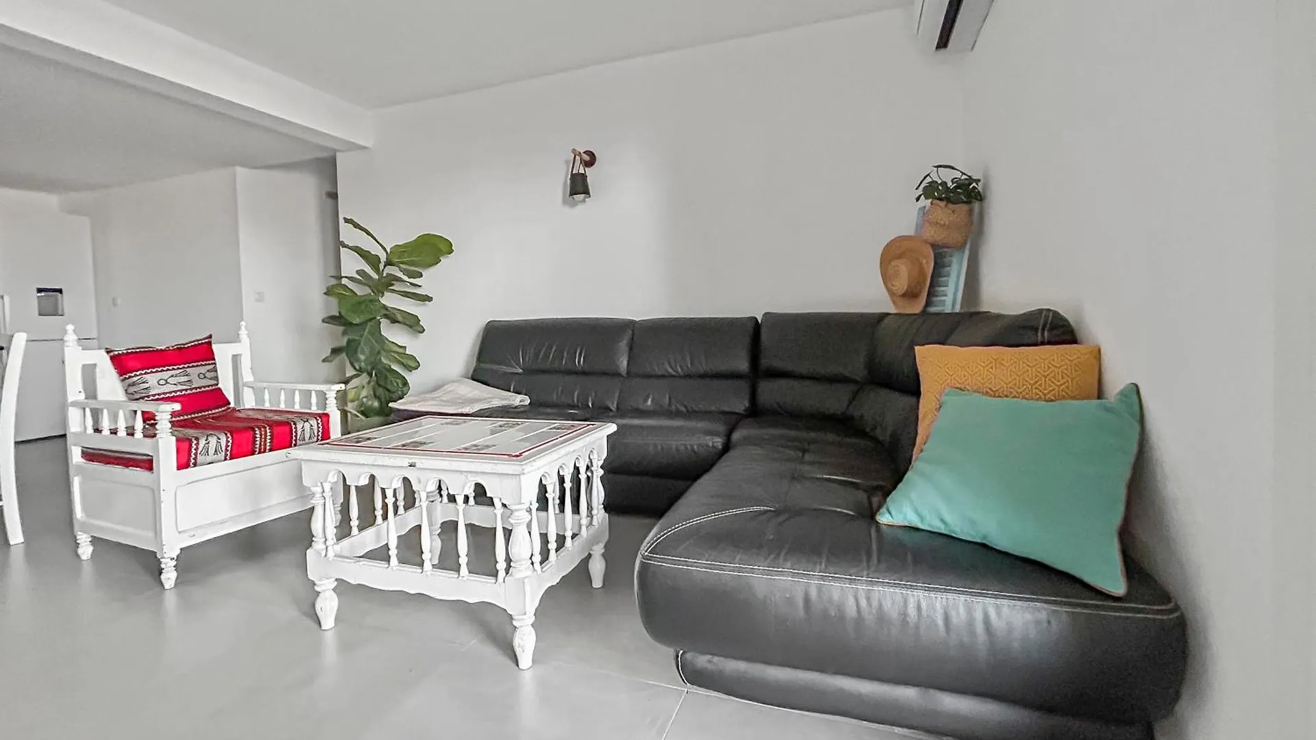 Appartement Spacieux & Vue Imprenable Saint-Laurent-du-Var 0*,  France