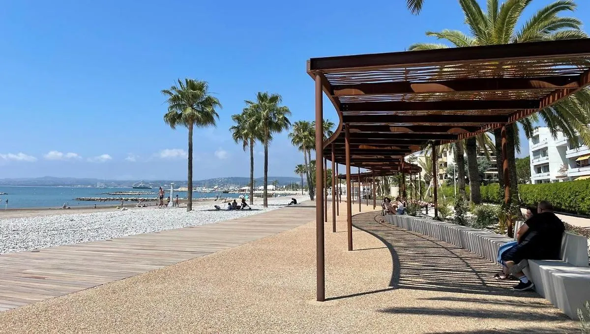 Appartement Spacieux & Vue Imprenable Saint-Laurent-du-Var 0*,  France