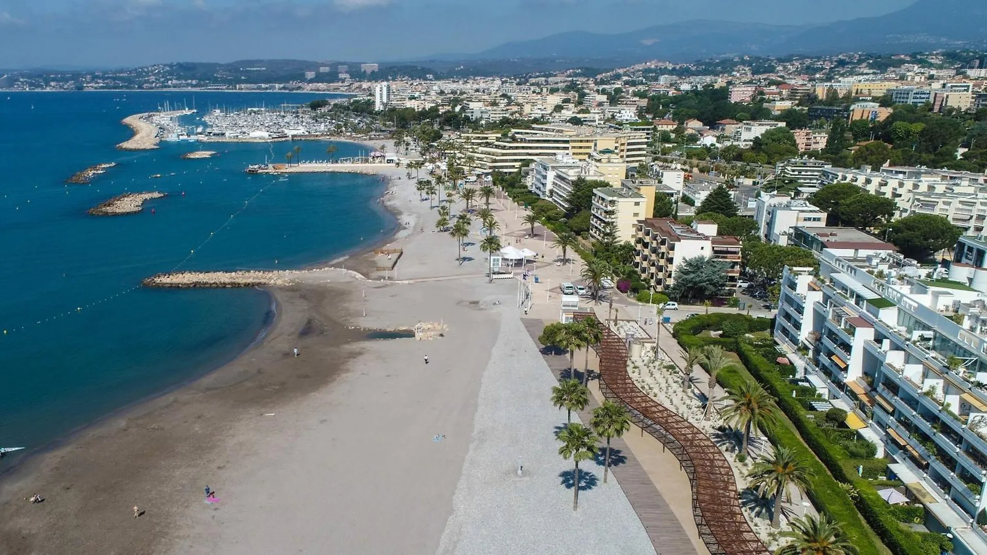 Appartement Spacieux & Vue Imprenable Saint-Laurent-du-Var 0*,  France